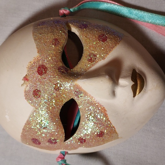 Vintage Hand Painted Carnival Face Masks Ceramic Set Of Three Butterfly Design - Picture 7 of 12